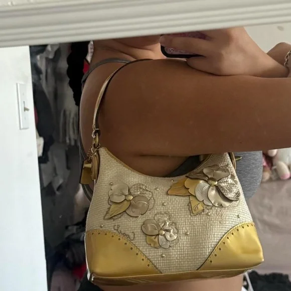 Vintage Coach Purse with matching wristlet | - Picture 6 of 16